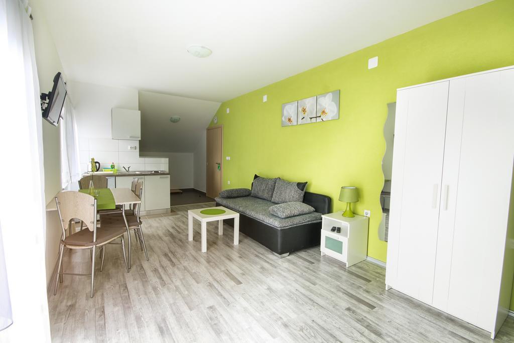 Studio Apartments Ante ราโควิซา ภายนอก รูปภาพ